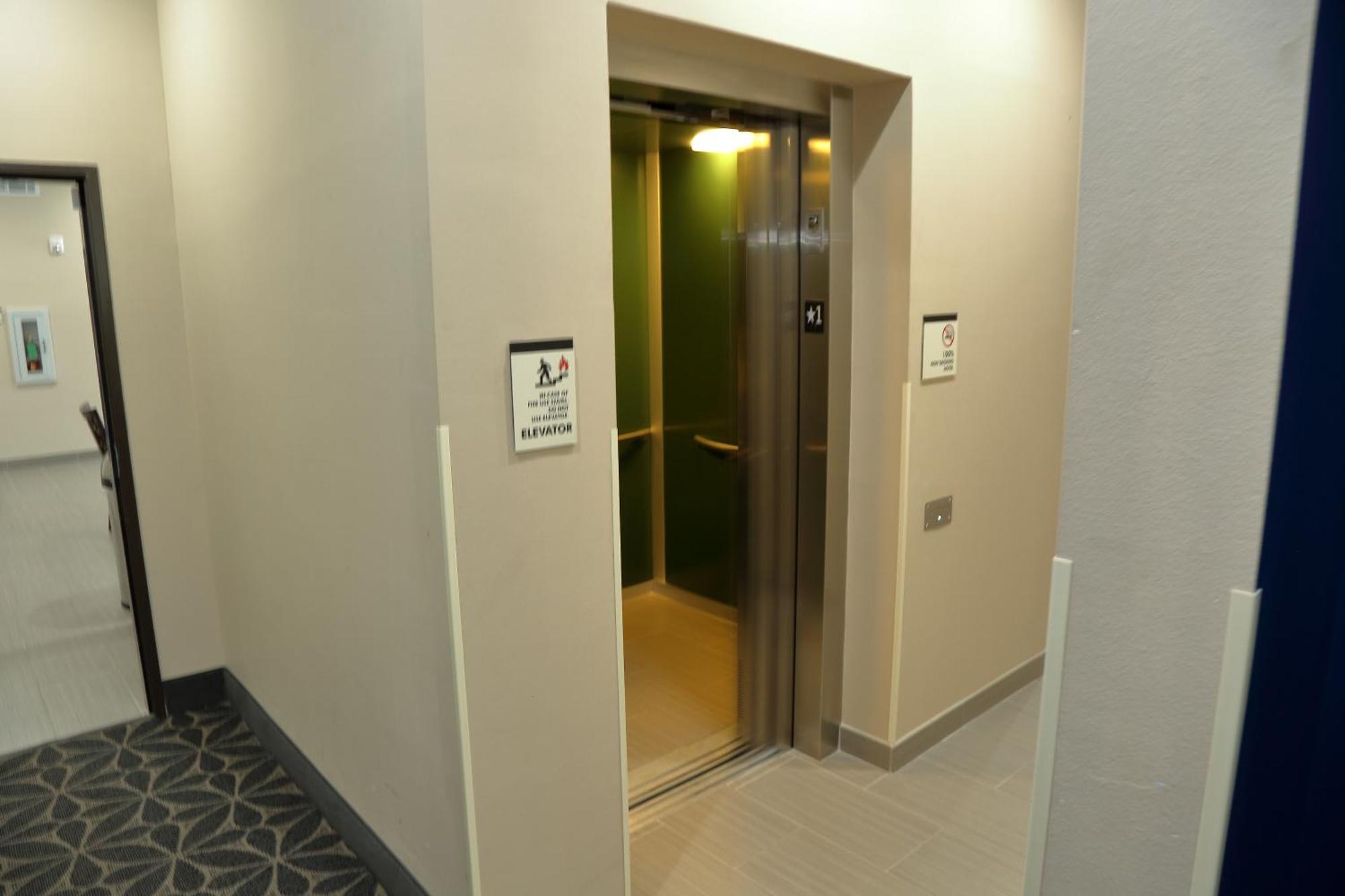 Americas Best Value Inn & Suites-Prairieville Εξωτερικό φωτογραφία